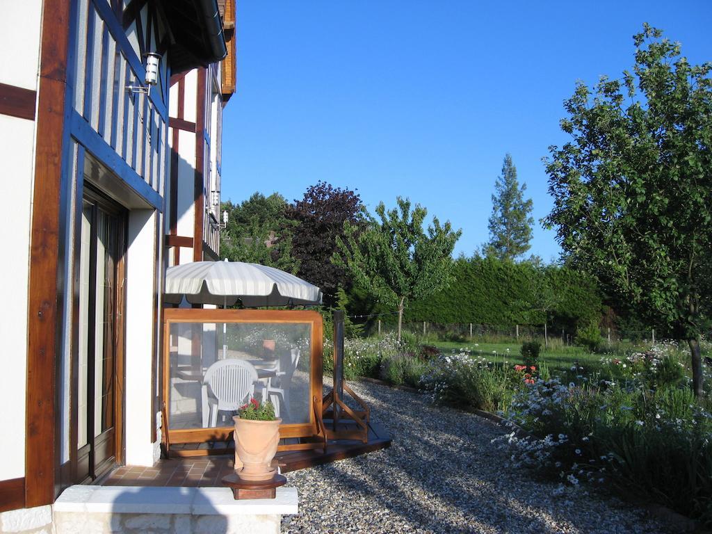 Le Mont D'Auge Bed and Breakfast Canapville  Buitenkant foto